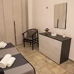 Antony פקינו
