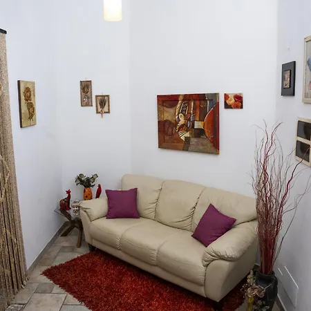 Apartment Antony Pachino
